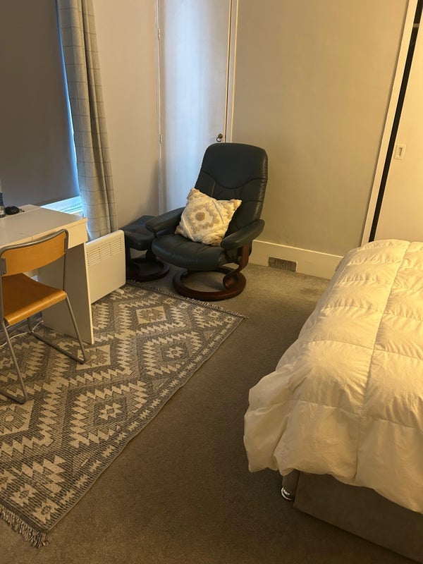 Room High Street in Greater London
