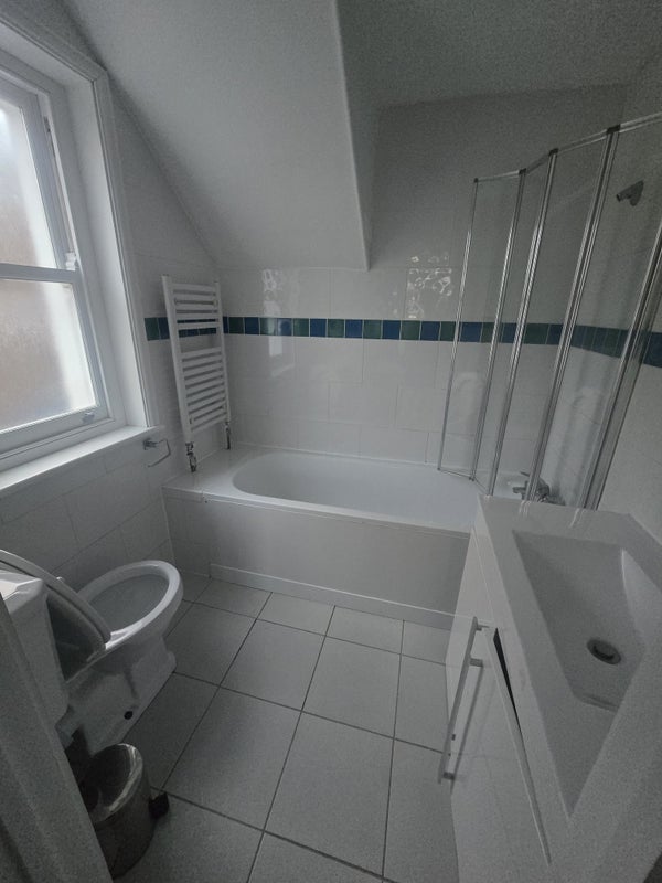 Room High Street in Greater London