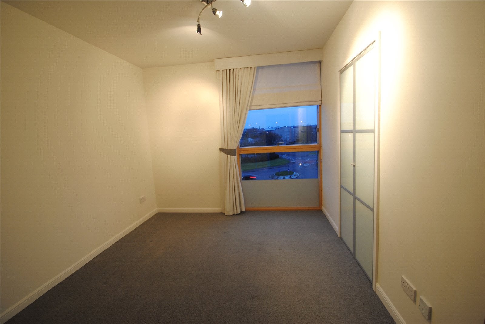 Flat Mavisbank Gardens in Glasgow