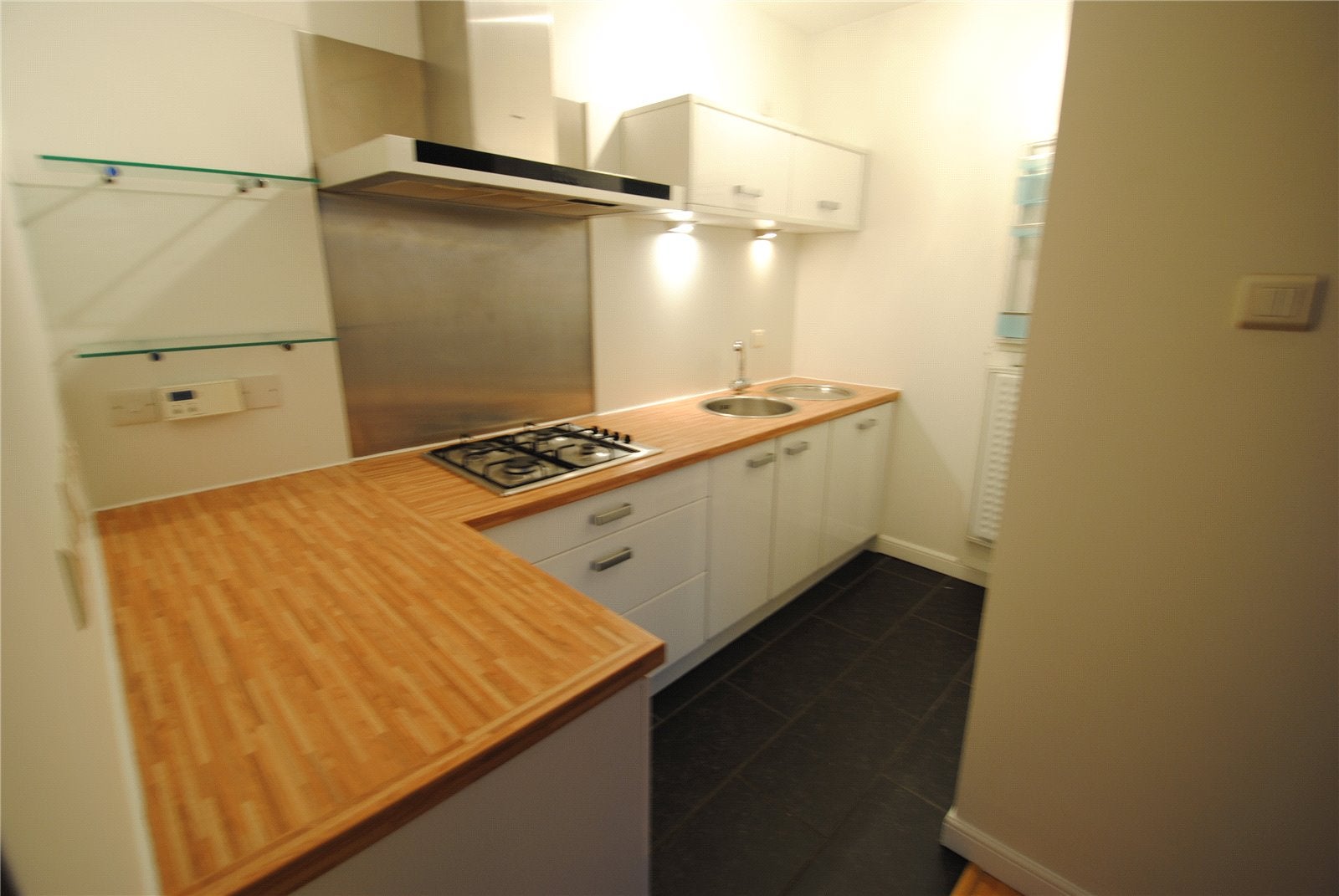 Flat Mavisbank Gardens in Glasgow