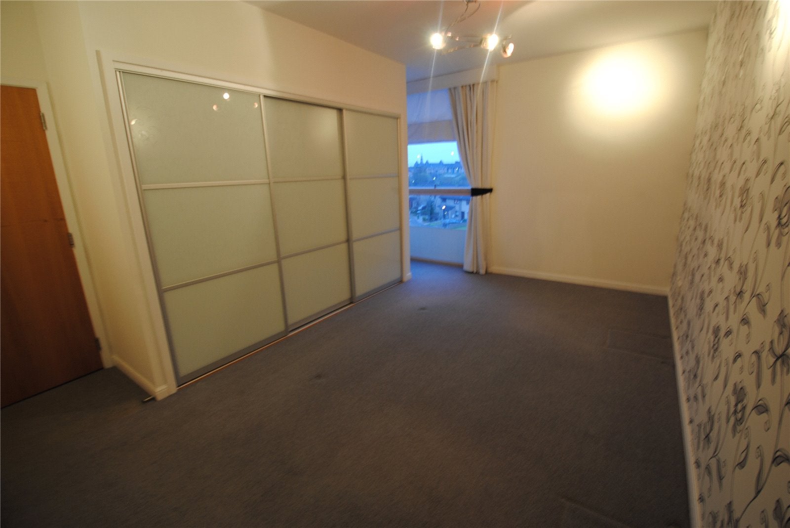 Flat Mavisbank Gardens in Glasgow