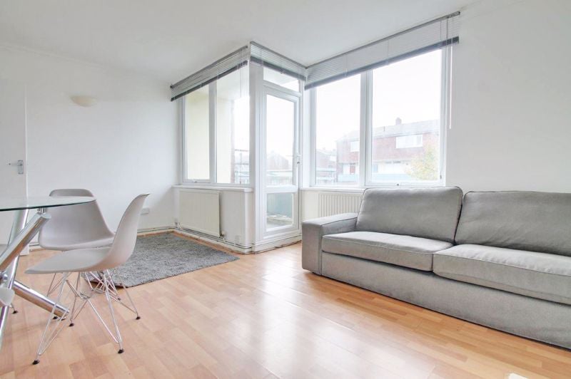 Flat Atwater Close in Greater London