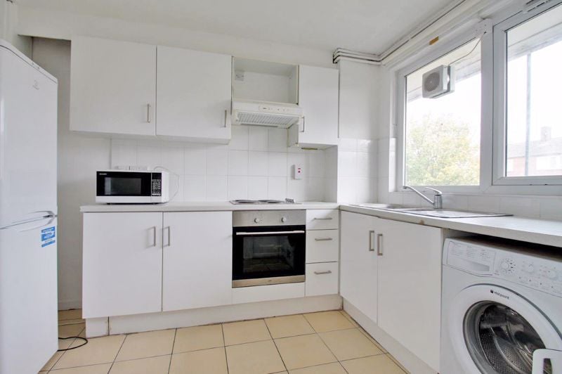 Flat Atwater Close in Greater London
