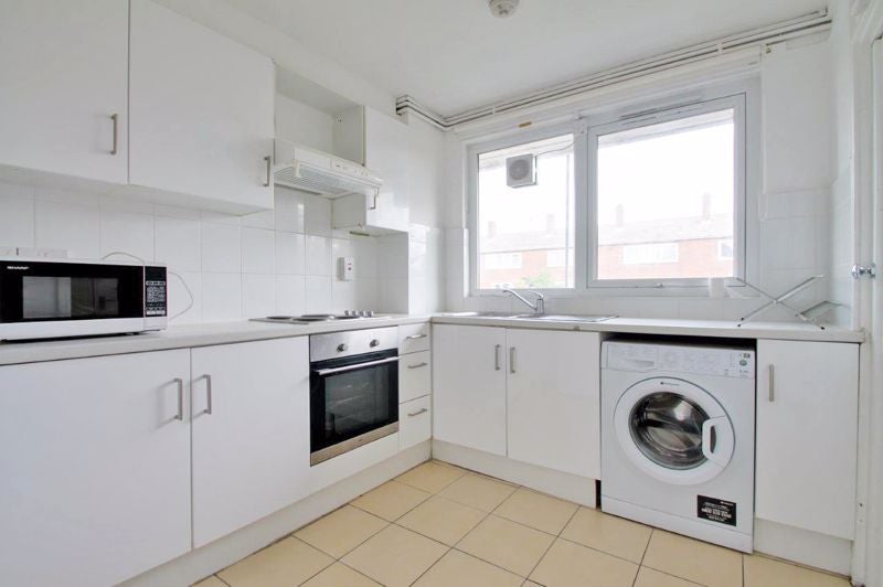 Flat Atwater Close in Greater London