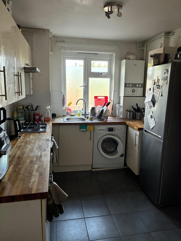 Room Queensbridge Court in Greater London