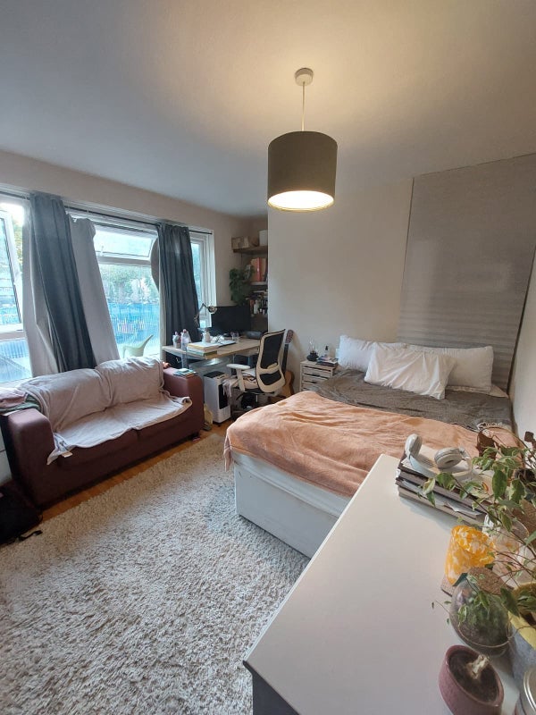 Room Queensbridge Court in Greater London