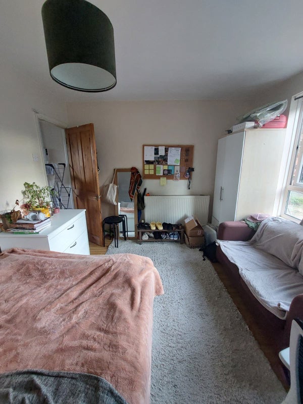 Room Queensbridge Court in Greater London