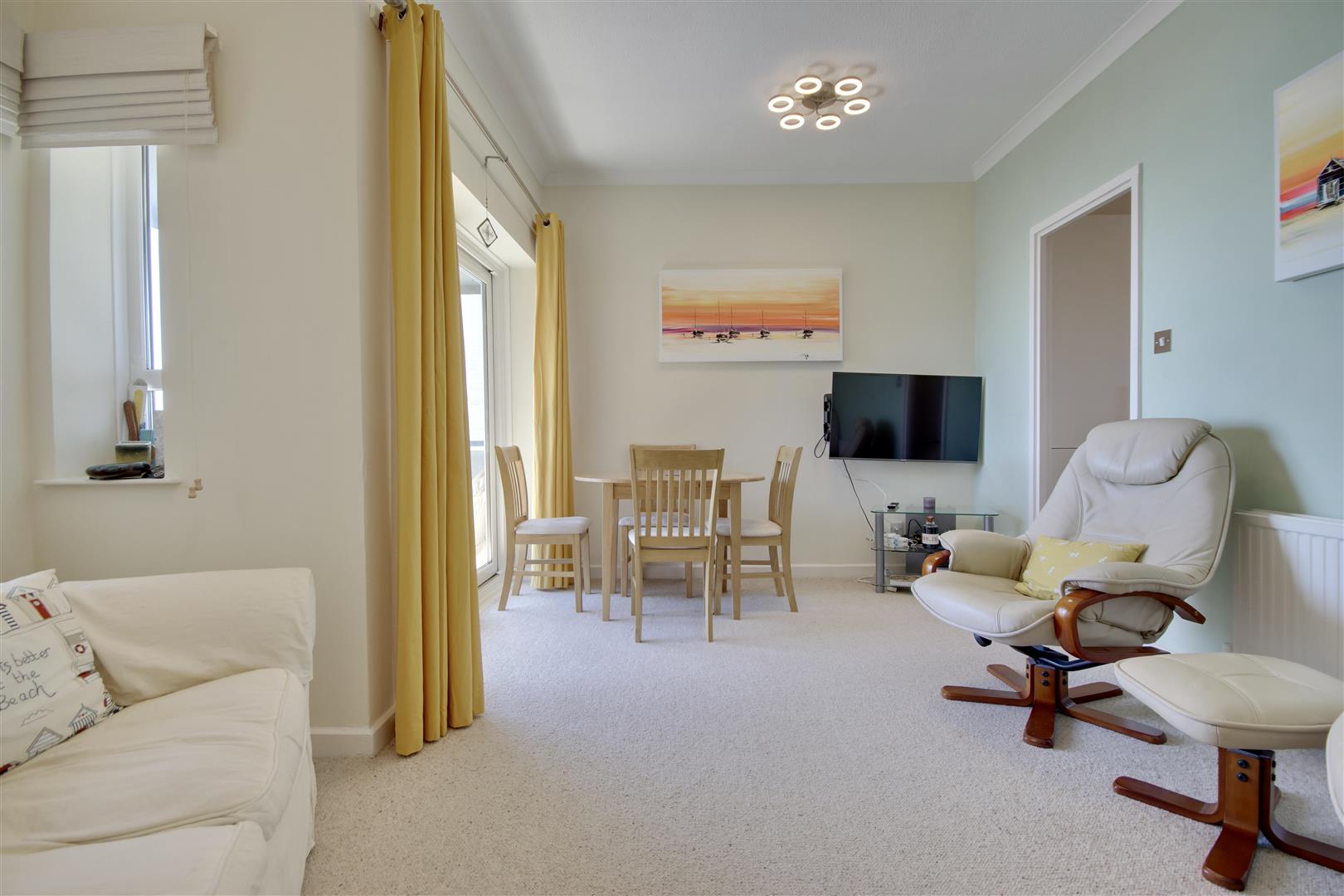 Flat Marine Parade East in Lee-on-the-Solent