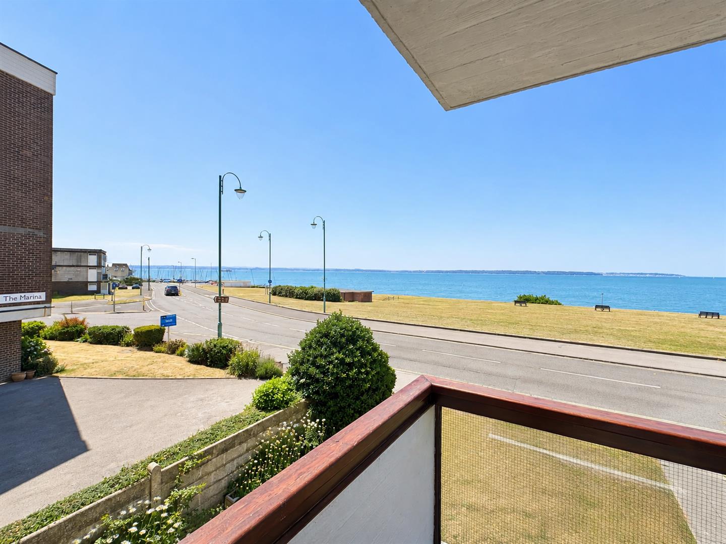 Flat Marine Parade East in Lee-on-the-Solent