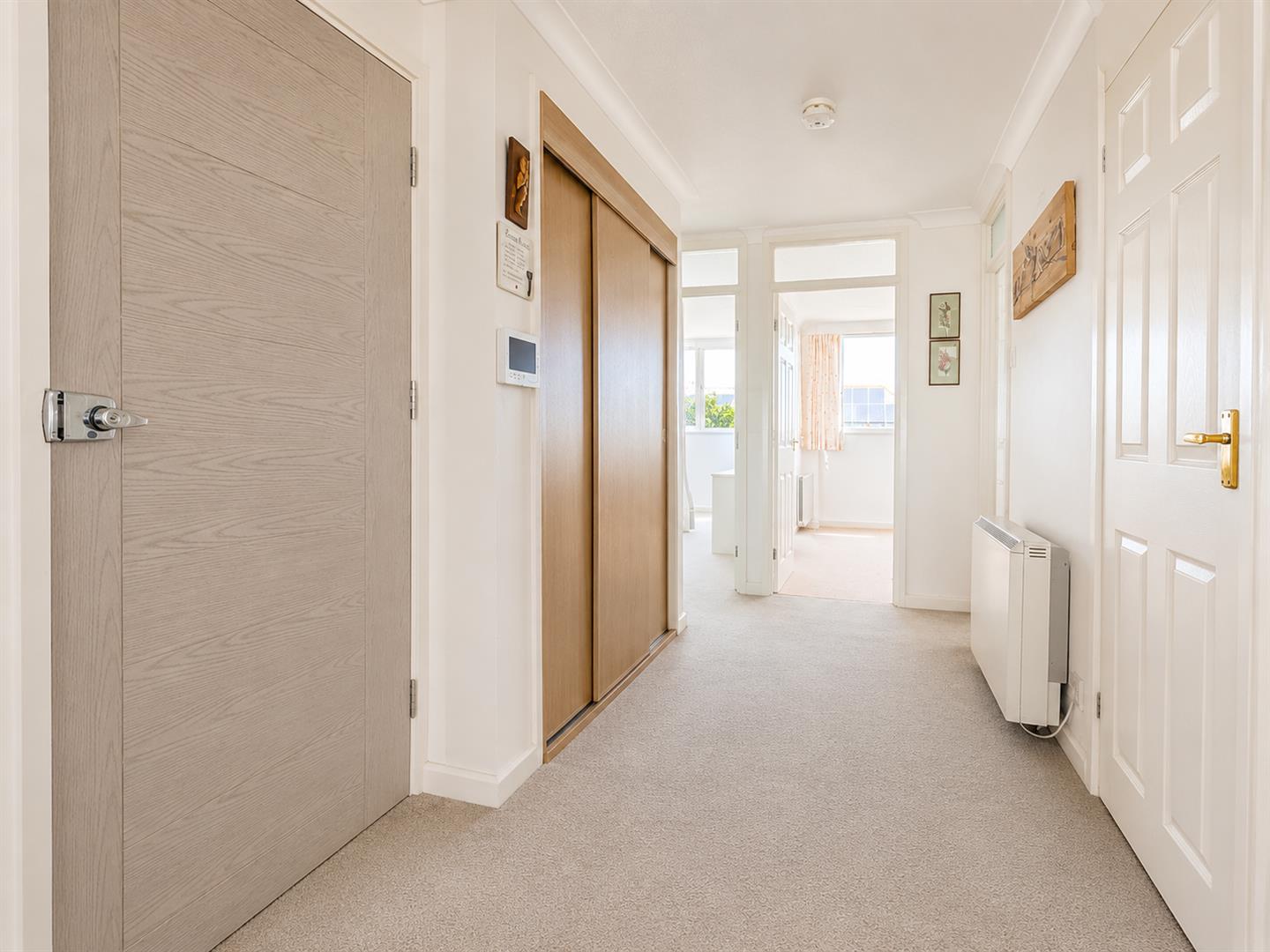 Flat Marine Parade East in Lee-on-the-Solent