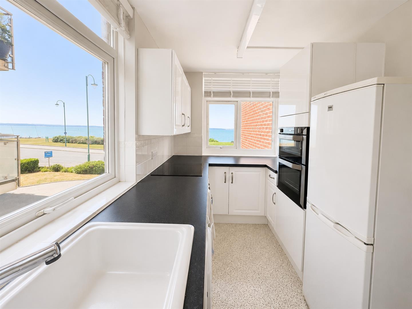 Flat Marine Parade East in Lee-on-the-Solent