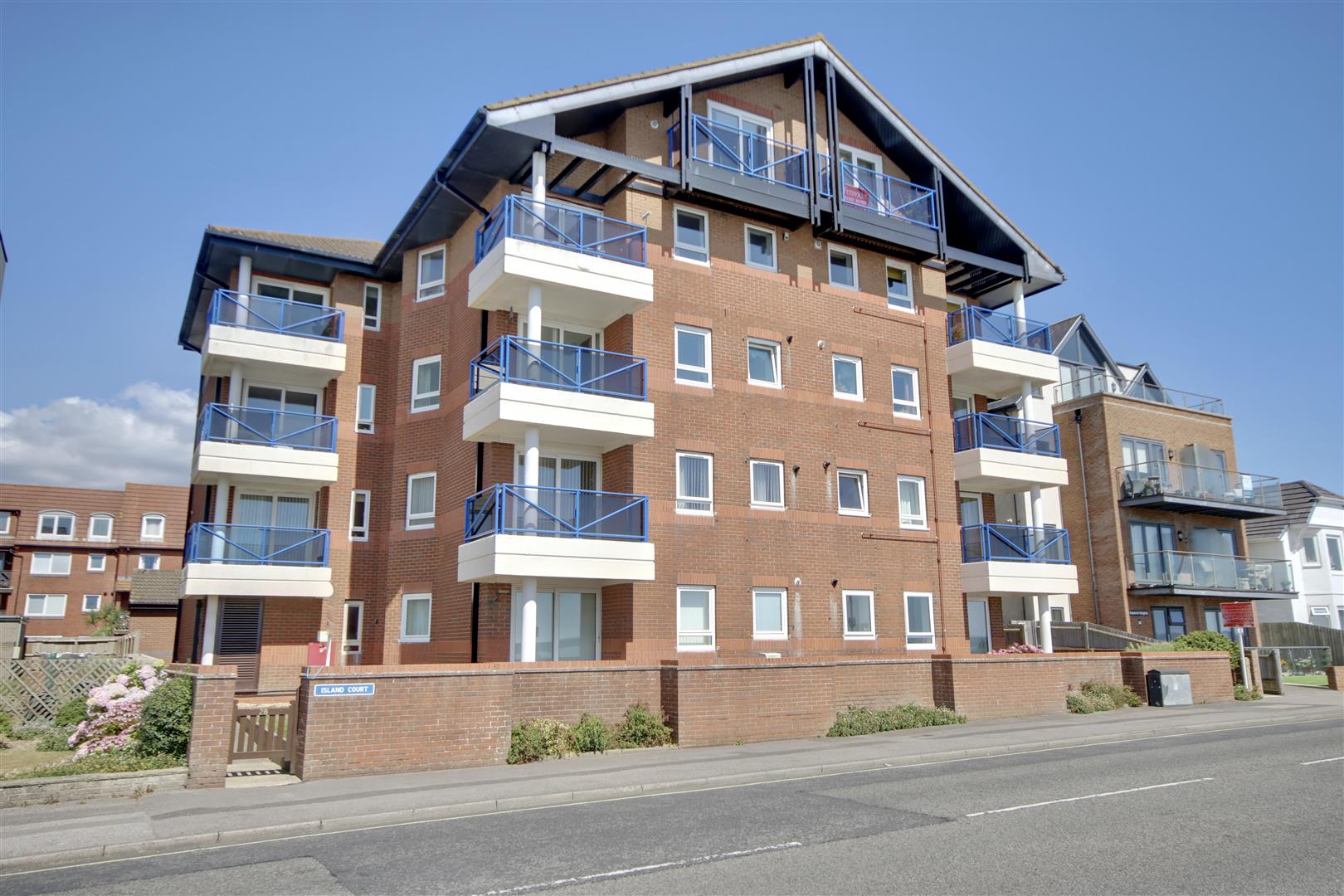 Flat Marine Parade East in Lee-on-the-Solent