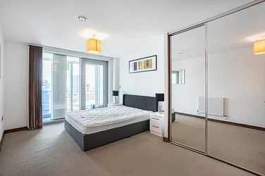 Flat Bridges Court in Greater London