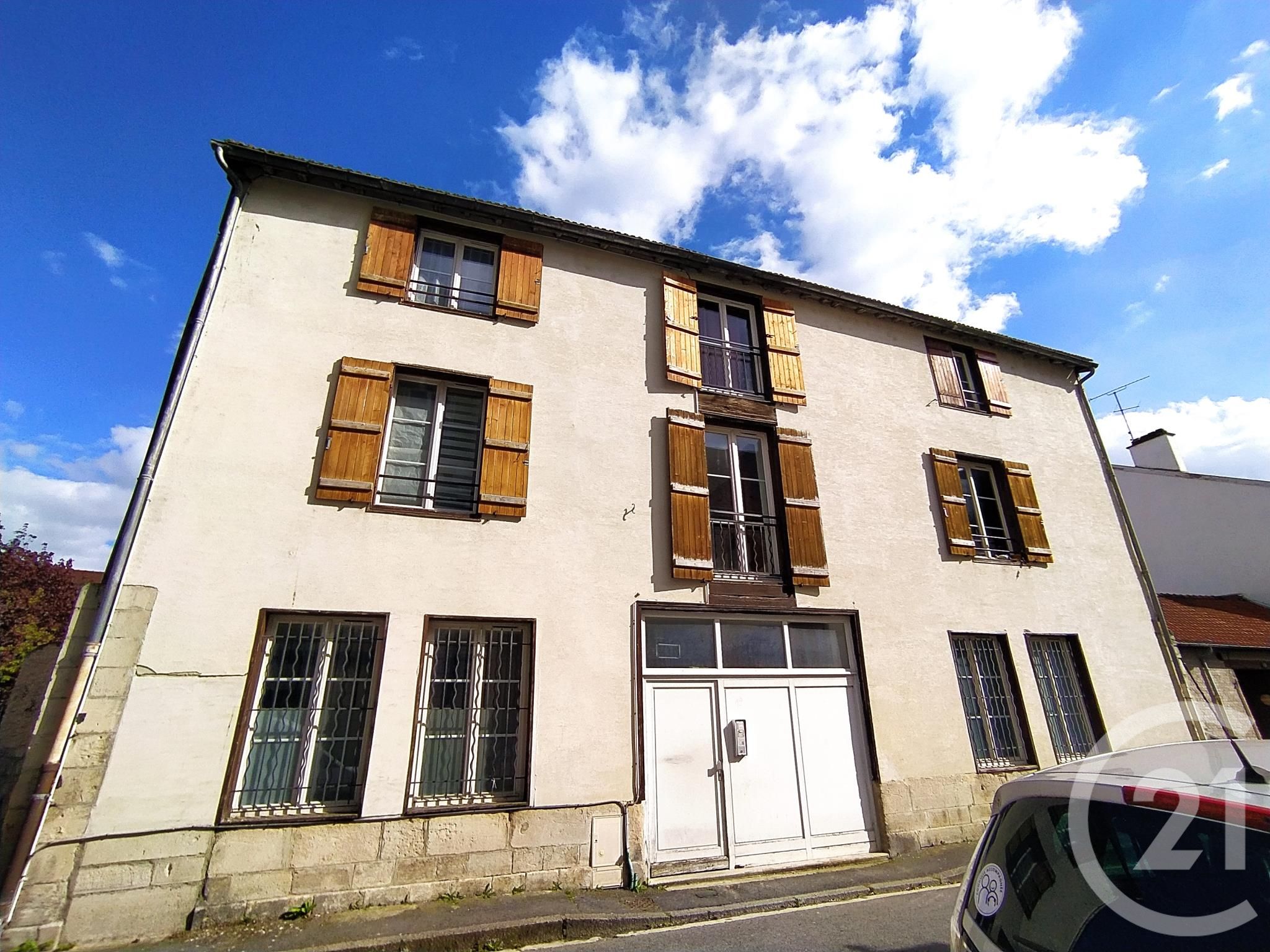 Flat Place de la République in Châlons-en-Champagne