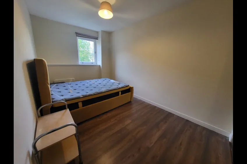 Flat Kent Road in Glasgow