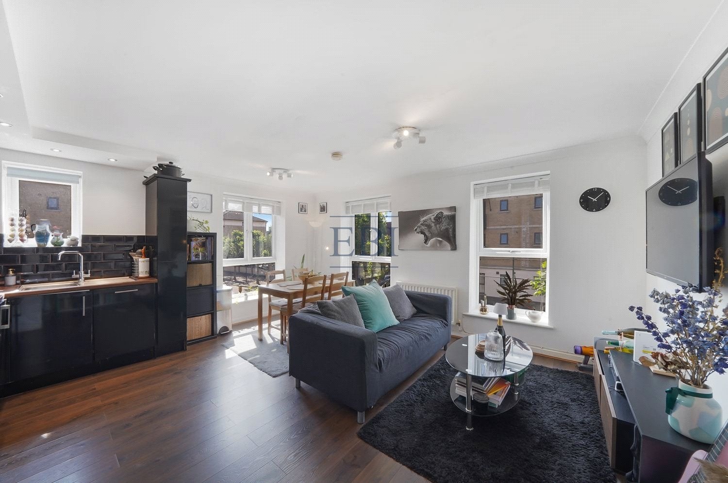 Flat Wesley Avenue in Greater London