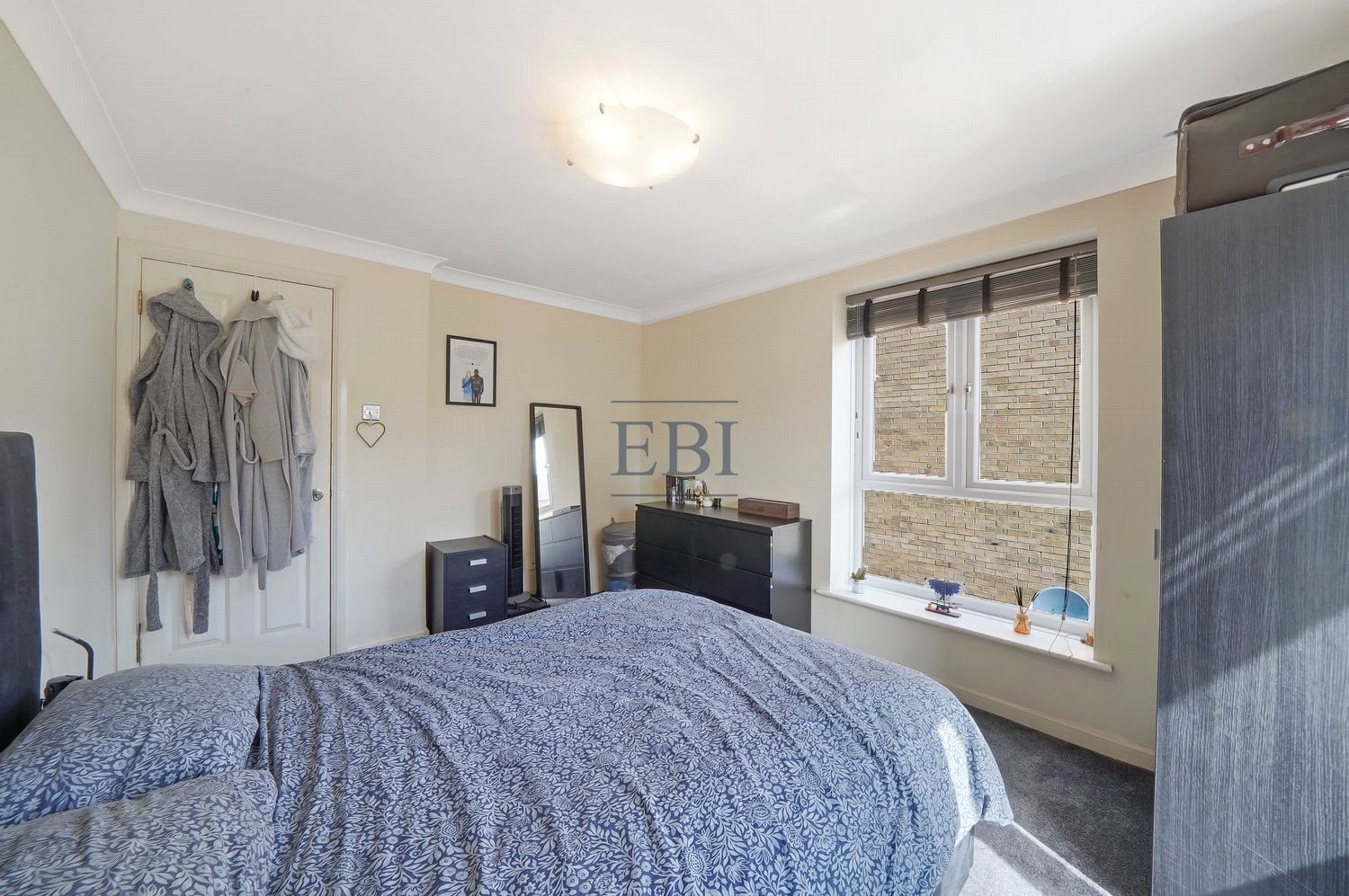 Flat Wesley Avenue in Greater London
