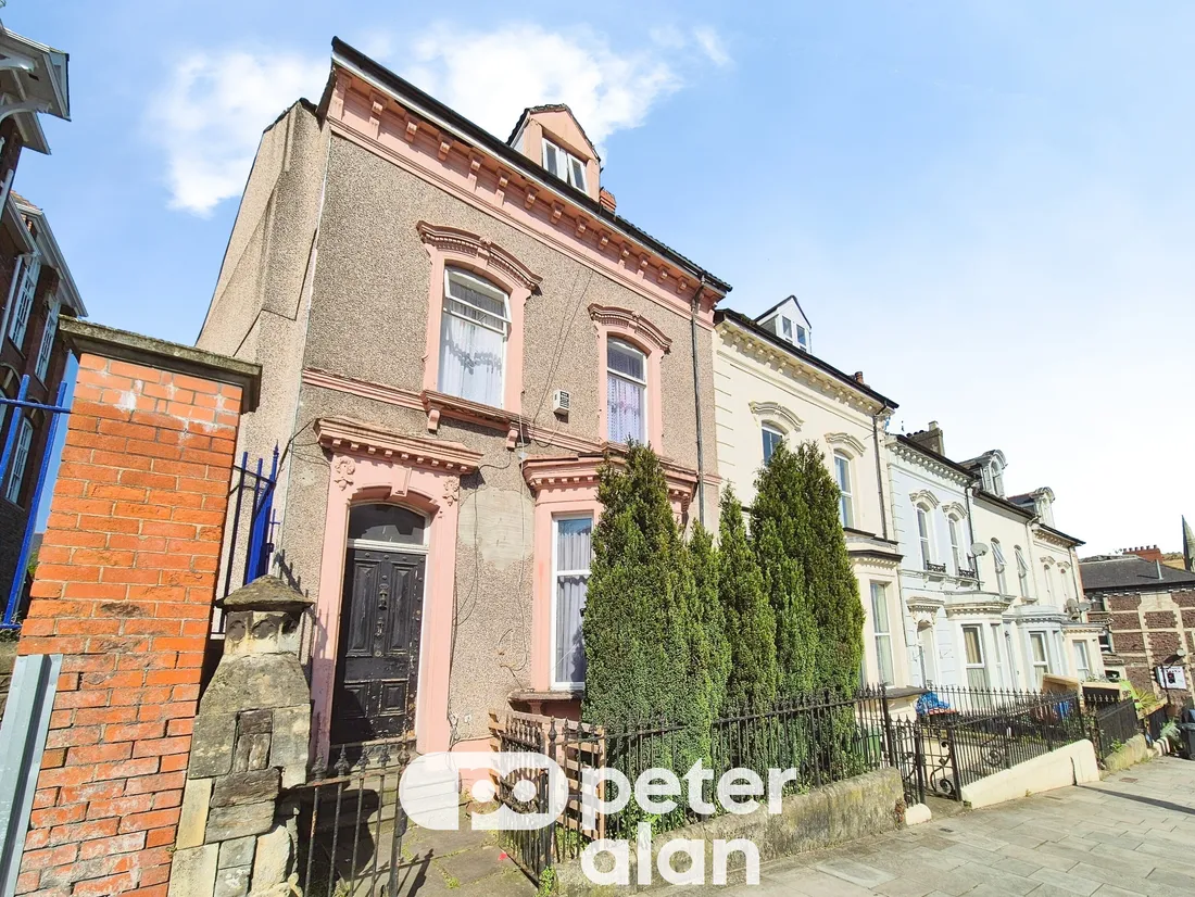 Flat Stow Hill in Newport
