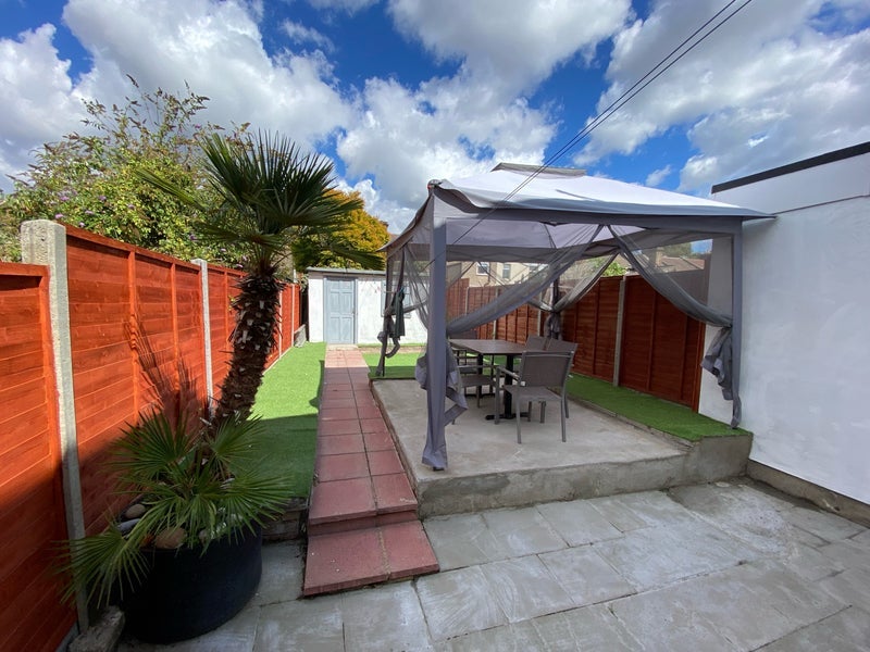 Room Denny Road in Greater London
