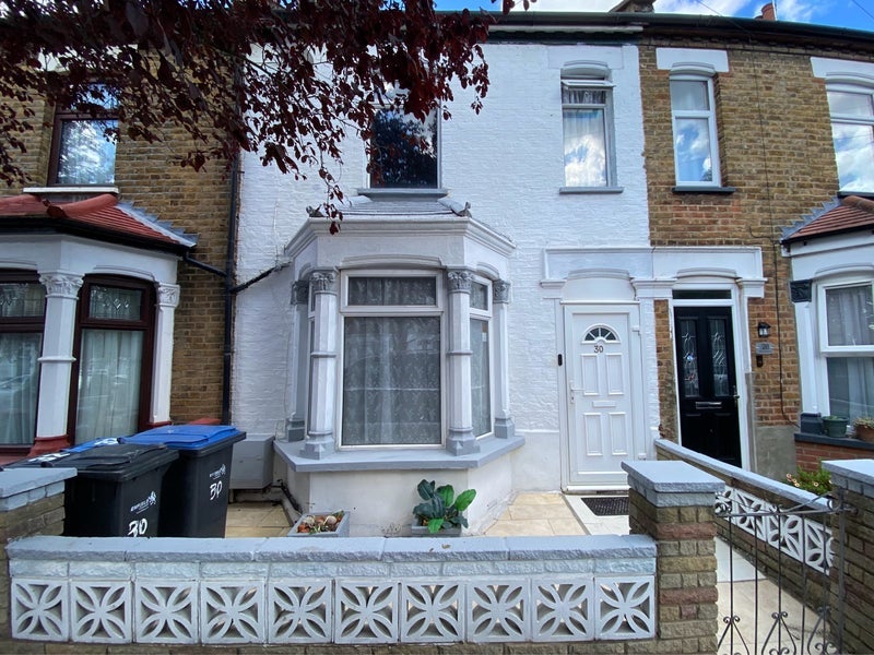 Room Denny Road in Greater London