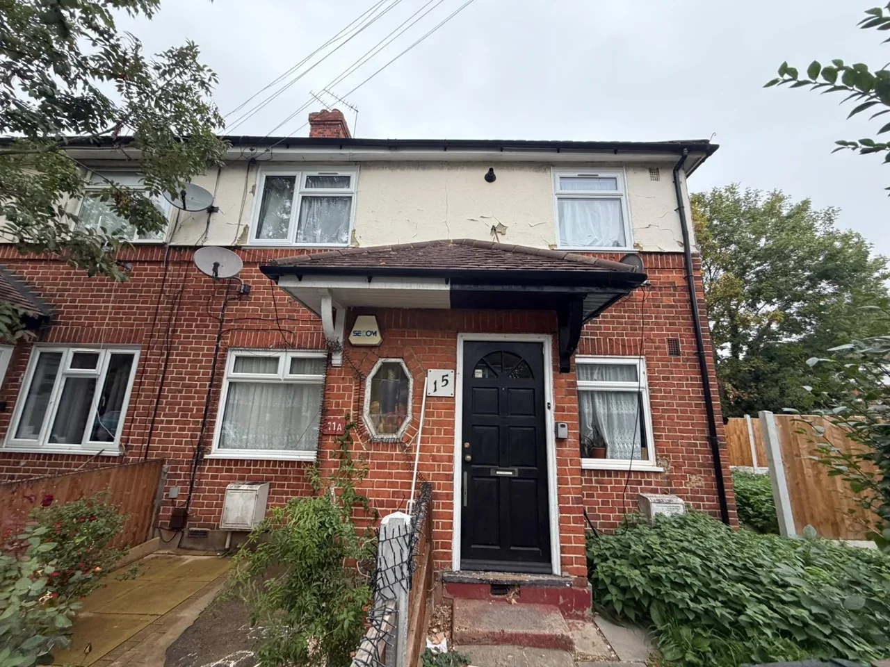 Flat Grantham Gardens in Greater London
