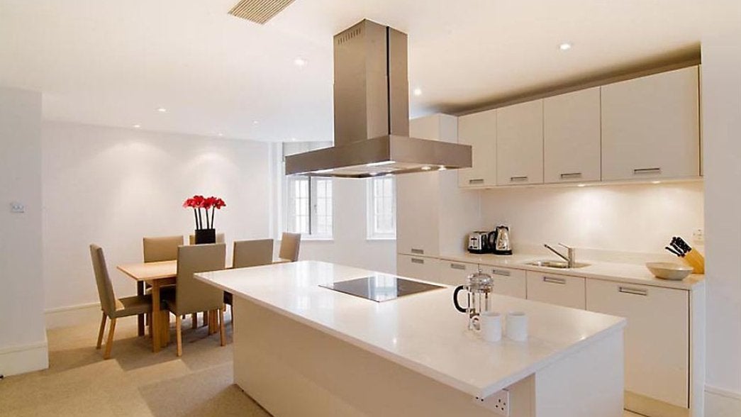 Flat Eccleston Street in London