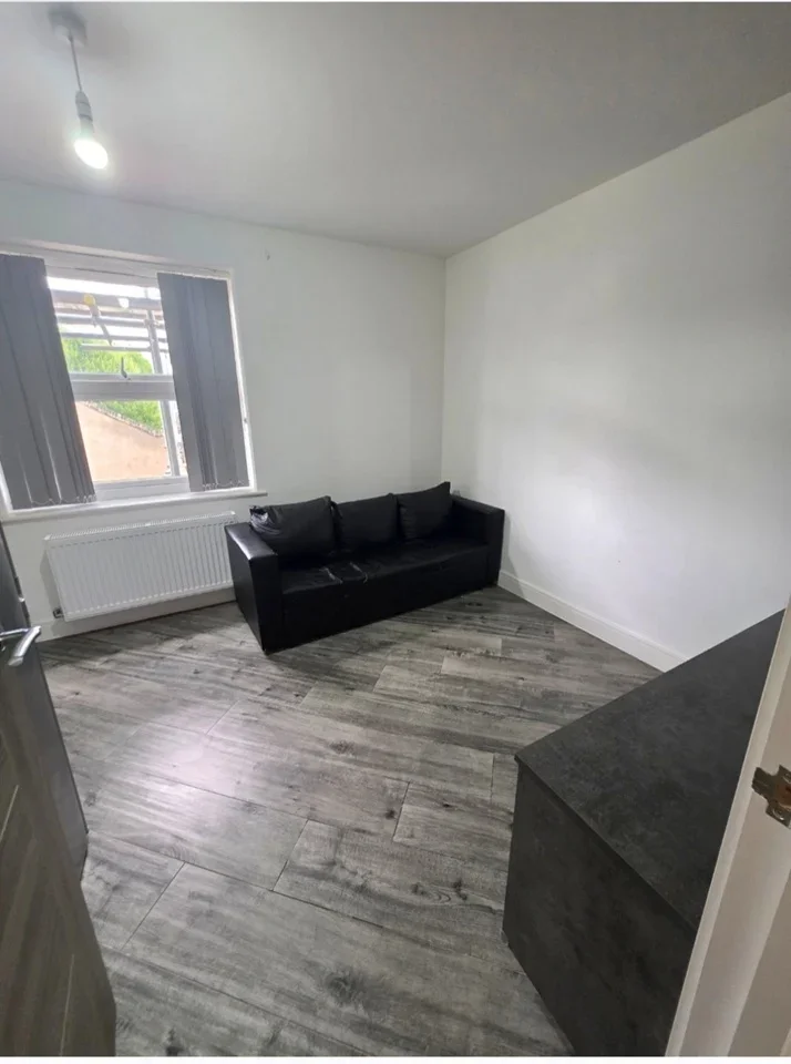 Flat High Road Leytonstone in Greater London