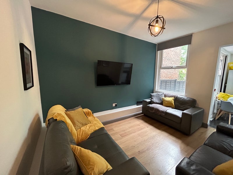 Room Tatton View in Manchester