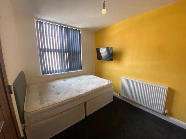 Room Latham Road in Coventry