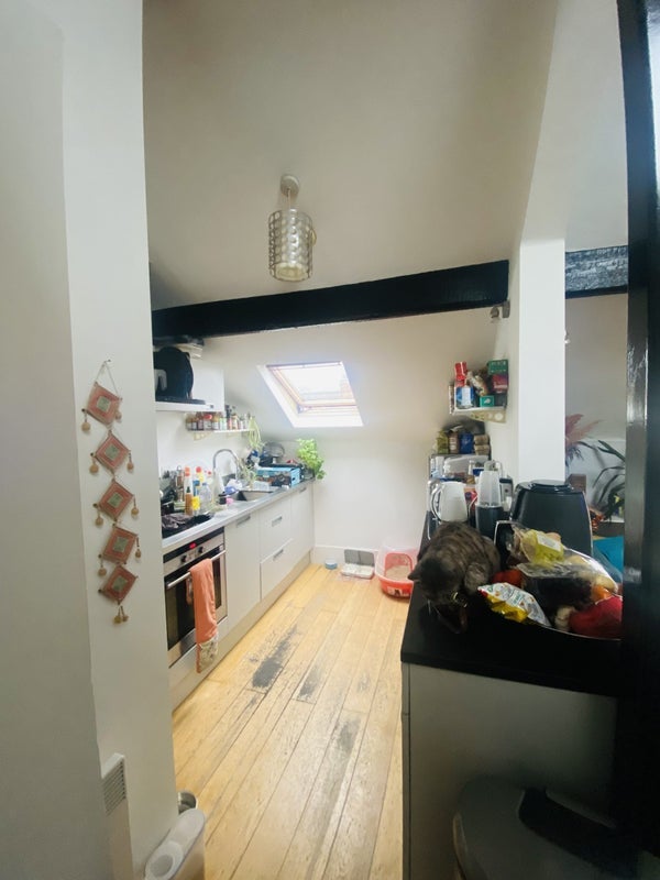 Room Cranbourne Road in Manchester