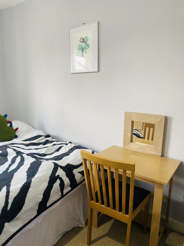 Room Cranbourne Road in Manchester