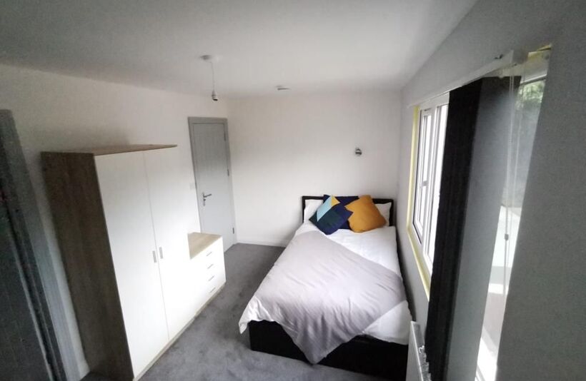 Room Terry Road in Coventry