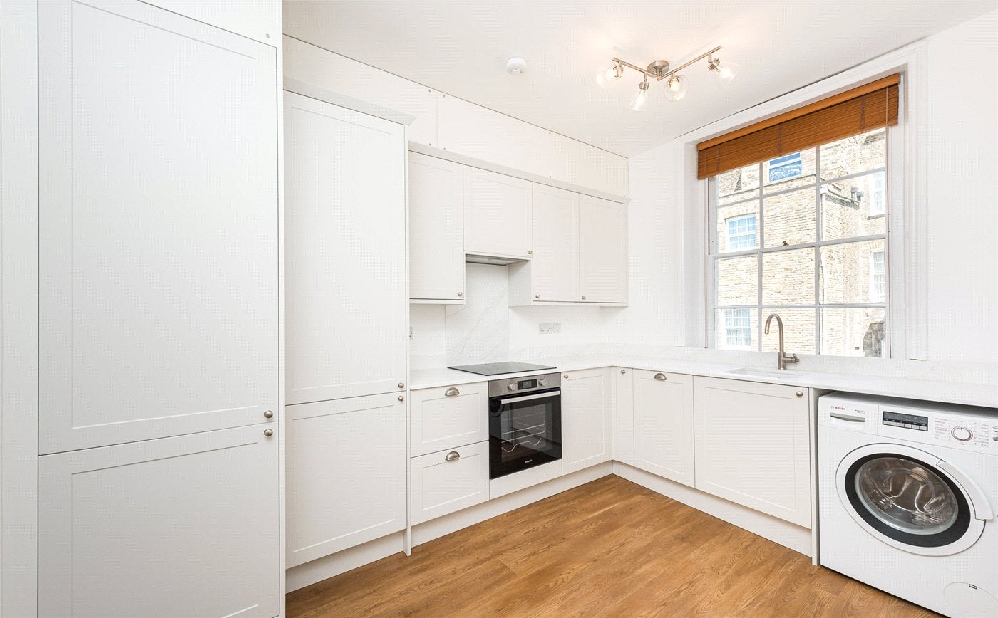 Flat Moreton Place in City of Westminster