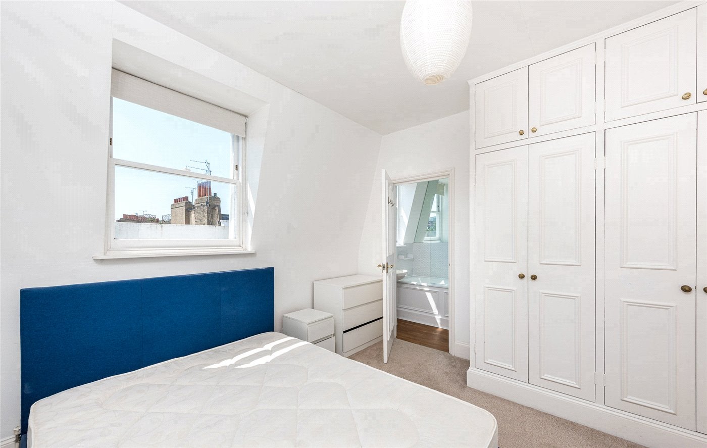 Flat Moreton Place in City of Westminster
