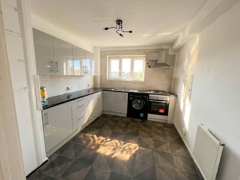 Flat Cambridge Road in Greater London