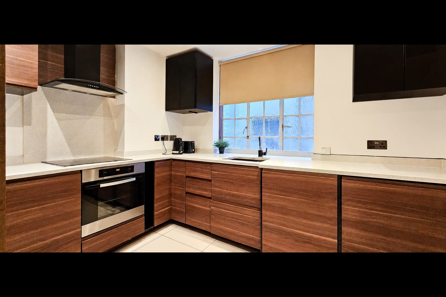 Flat Queensway in City of Westminster