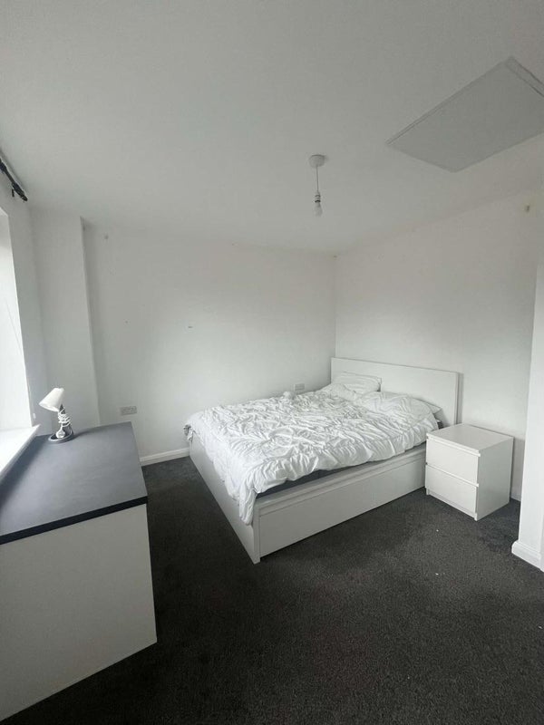 Room Stockport Road in Manchester