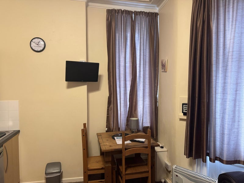 Room Woodfield Road in Blackpool