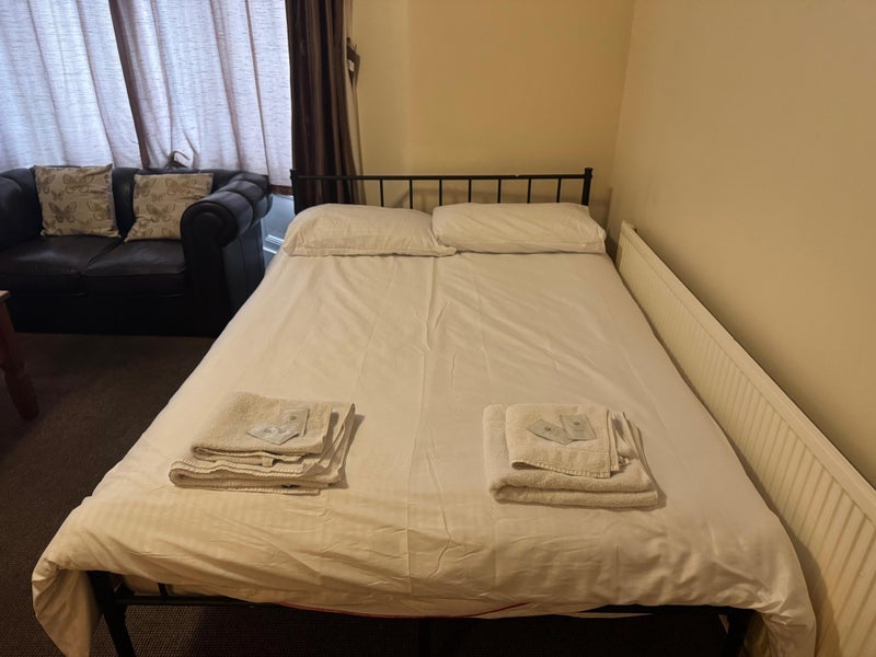Room Woodfield Road in Blackpool