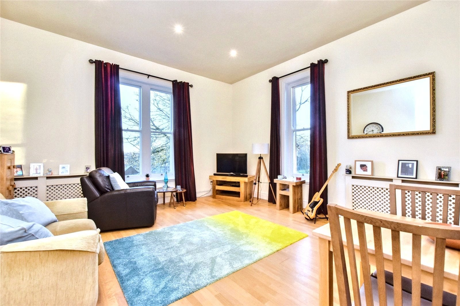 Flat Claremont Gardens in Leeds