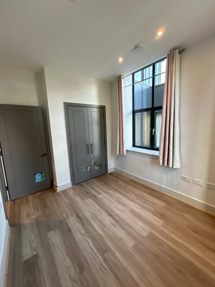 Flat Upton Road in Slough