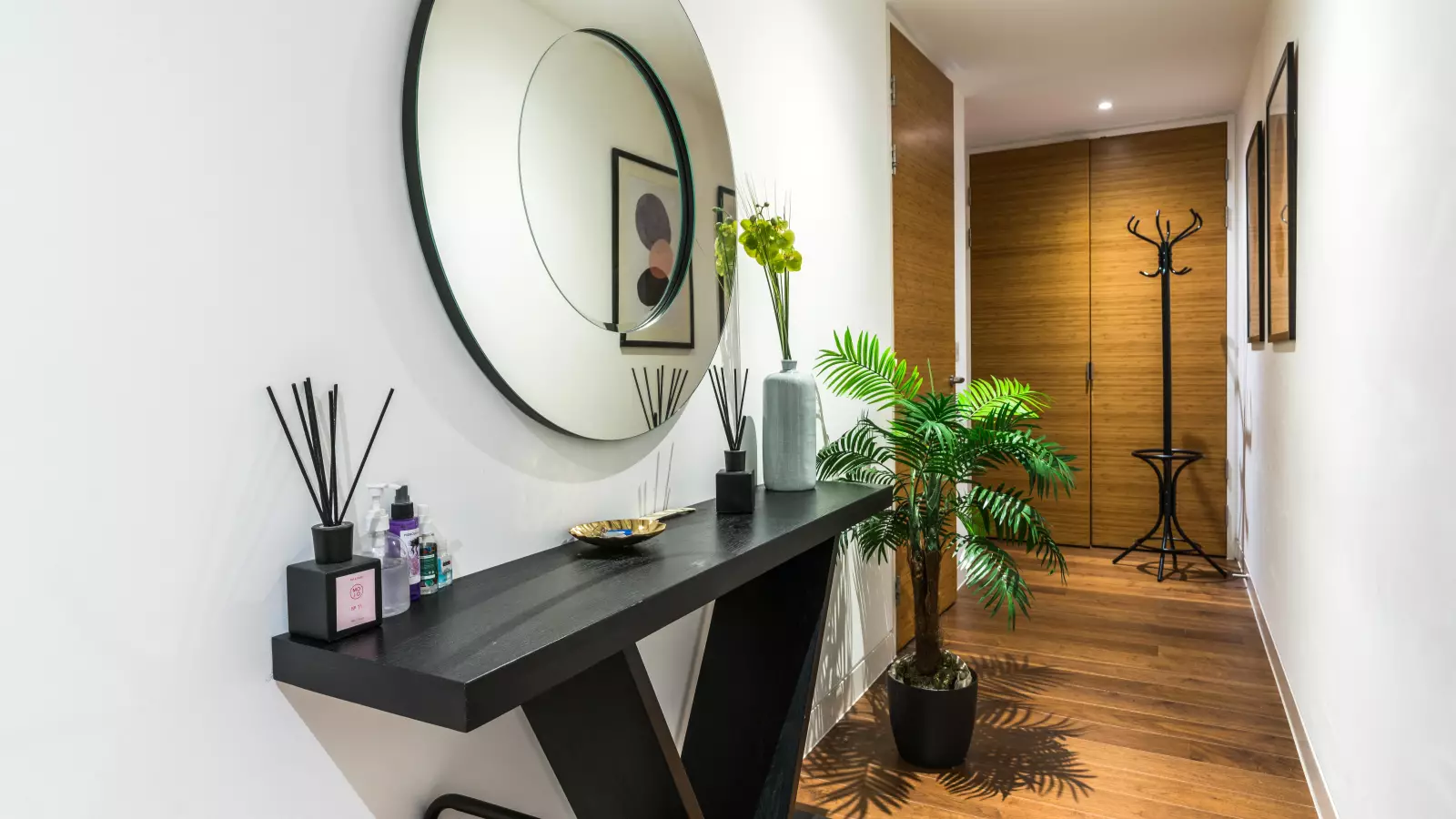 Flat Cowper Street in Greater London