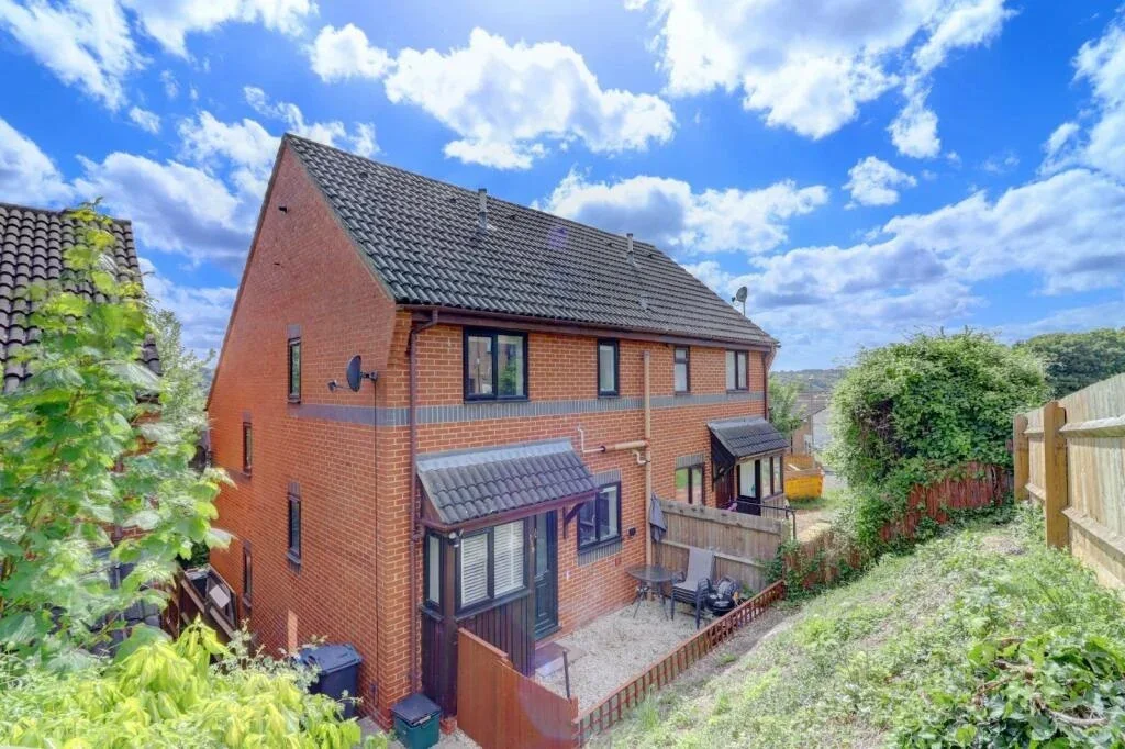 House Campbell Close in High Wycombe