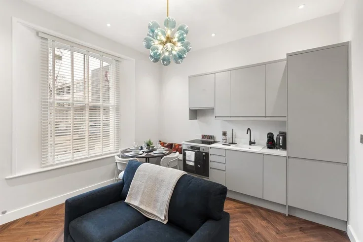 Flat Packington Square in Greater London