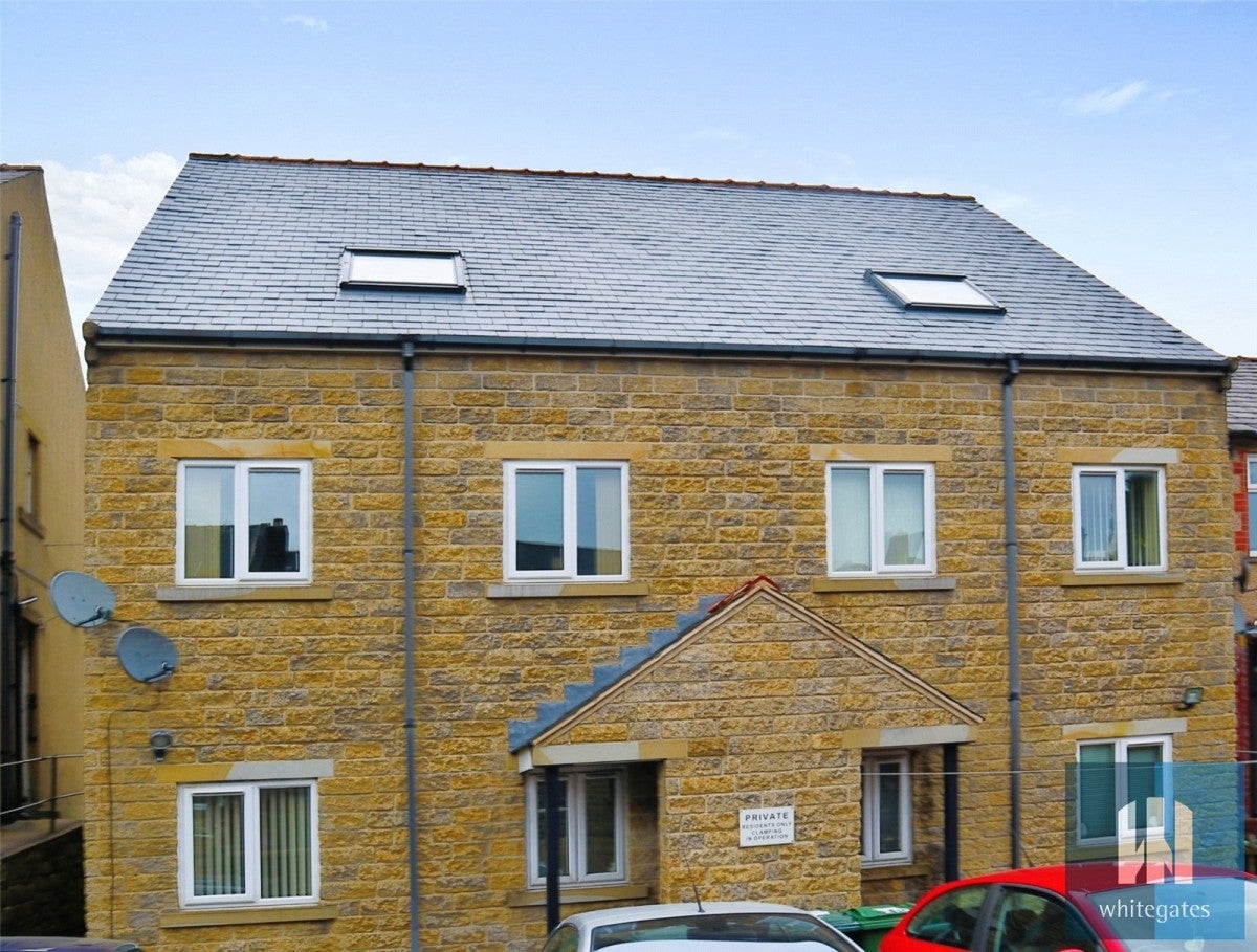 Flat Larch Road in Kirklees