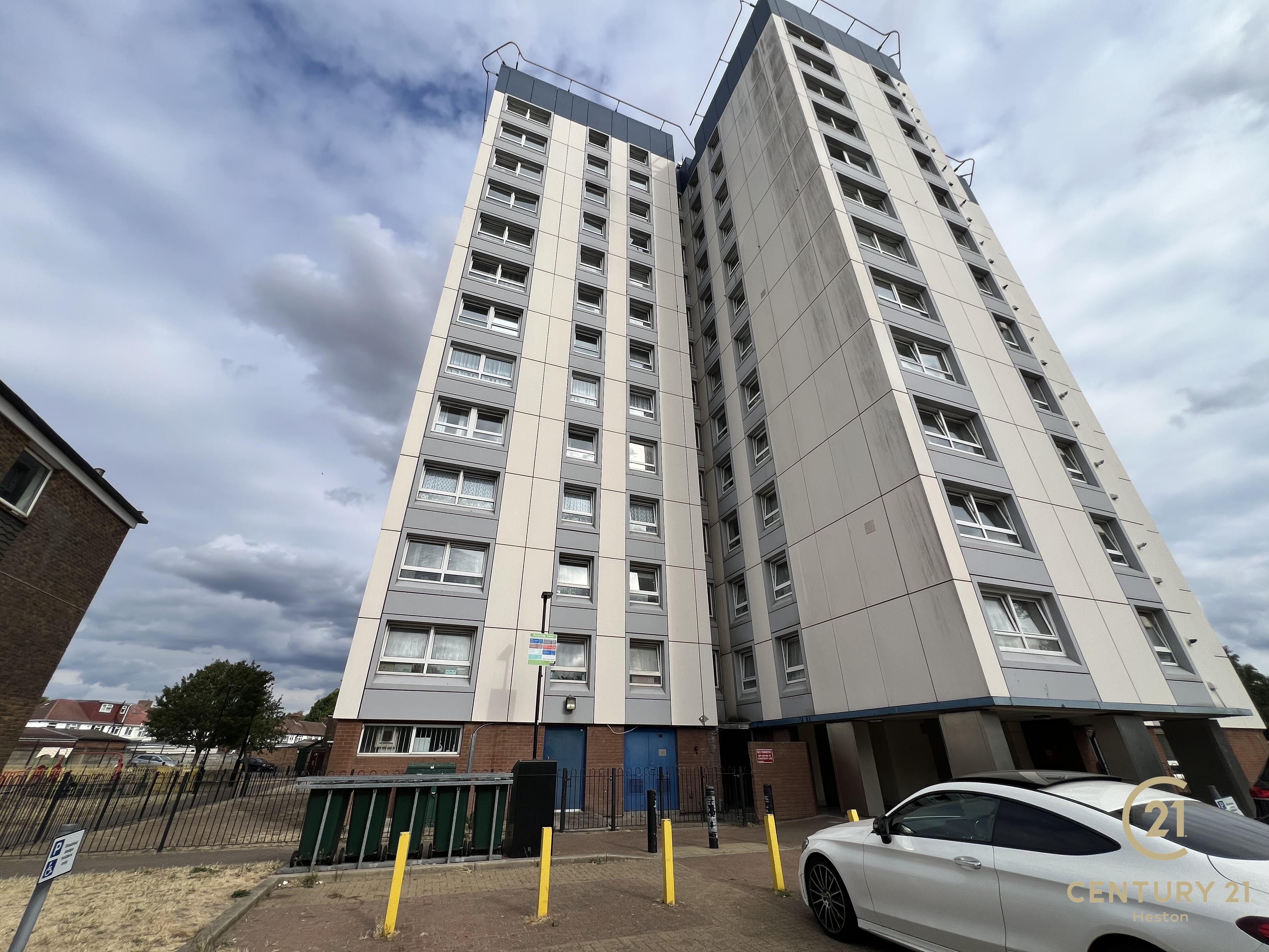 Flat Convent Way in Greater London