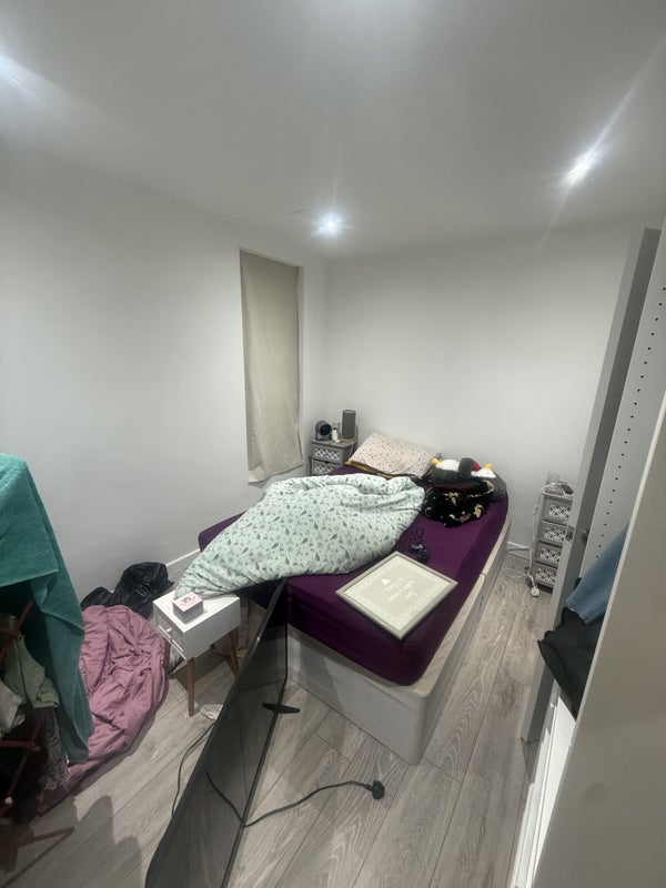 Room Radcliffe Road in Nottingham