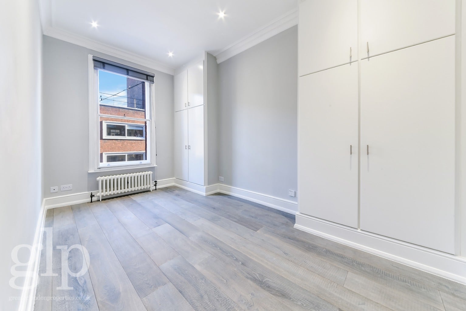 Flat Shaftesbury Avenue in London