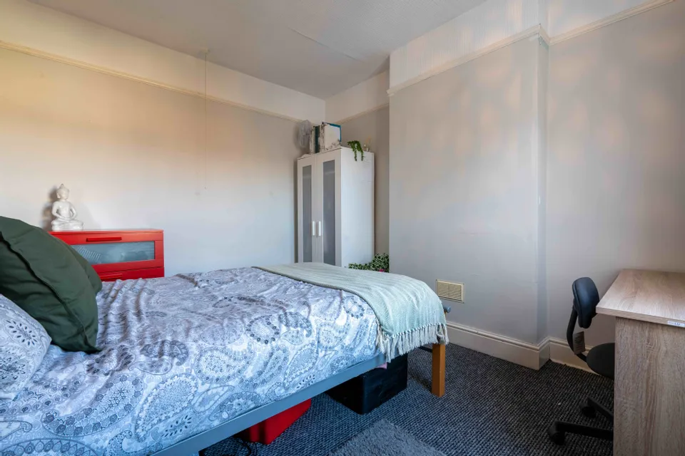 Room Carholme Road in Lincoln