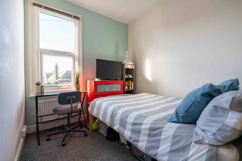 Room Carholme Road in Lincoln